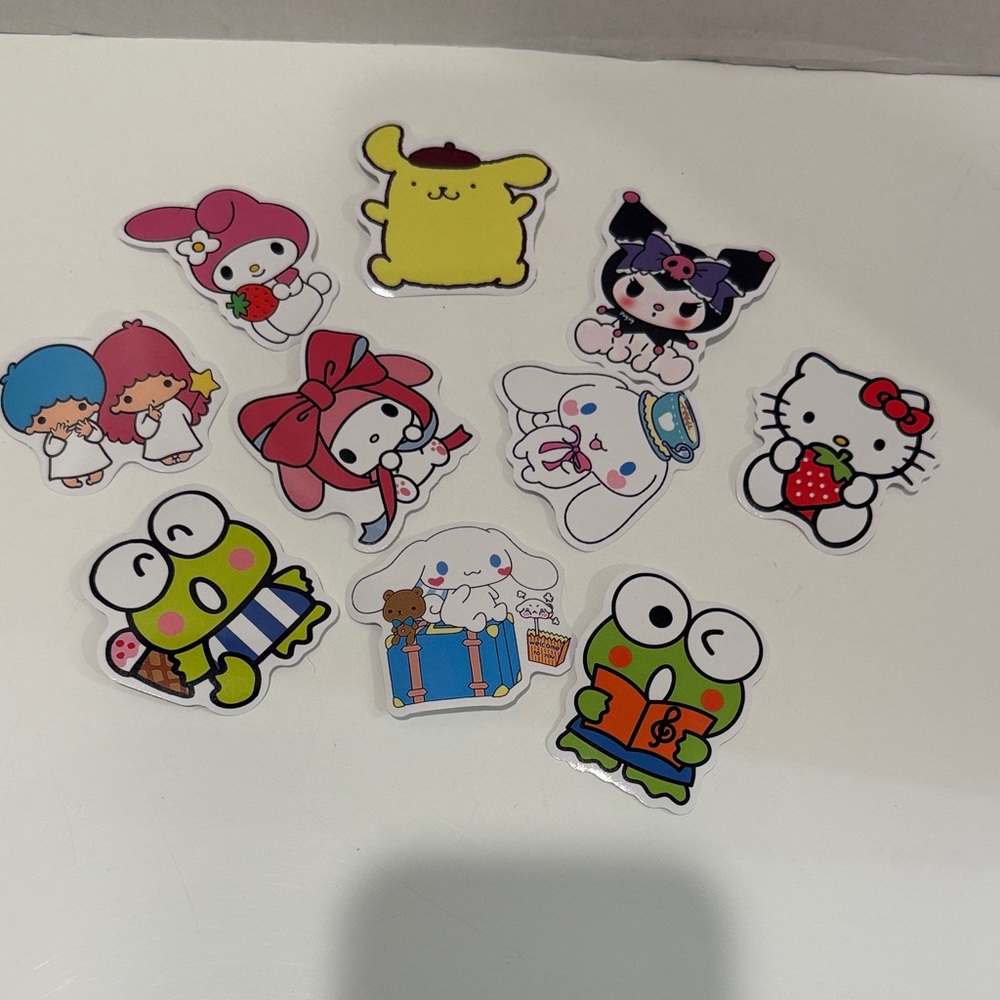 Hello Kitty Accessory Set NWT - Picture 9 of 12